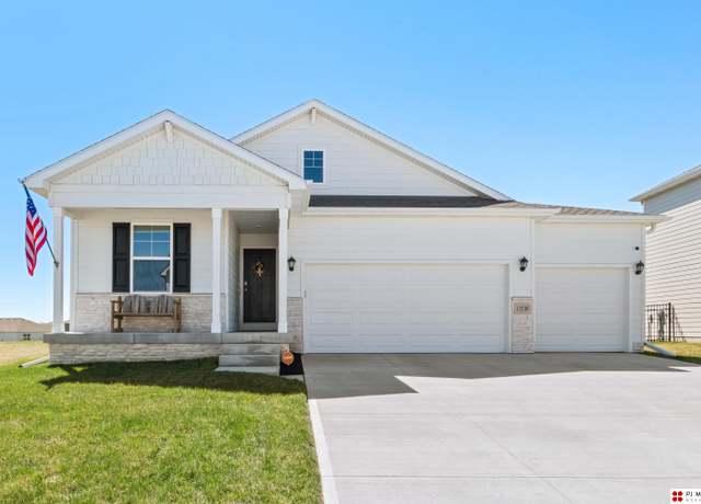 Property at 11530 S 191 St, Gretna, NE 68028, 4 beds, 3 baths