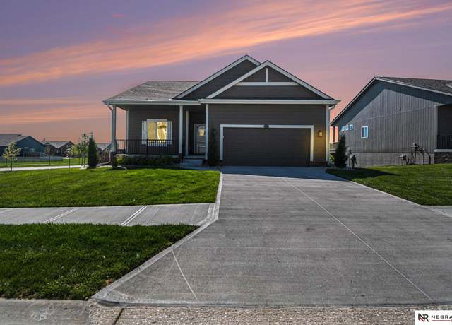 Property at 7304 N 167th St, Bennington, NE 68007, 2 beds, 3 baths