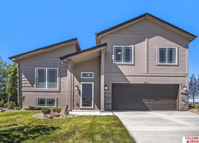 Property at 8210 N 174 Ave, Bennington, NE 68007, 3 beds, 2.5 baths