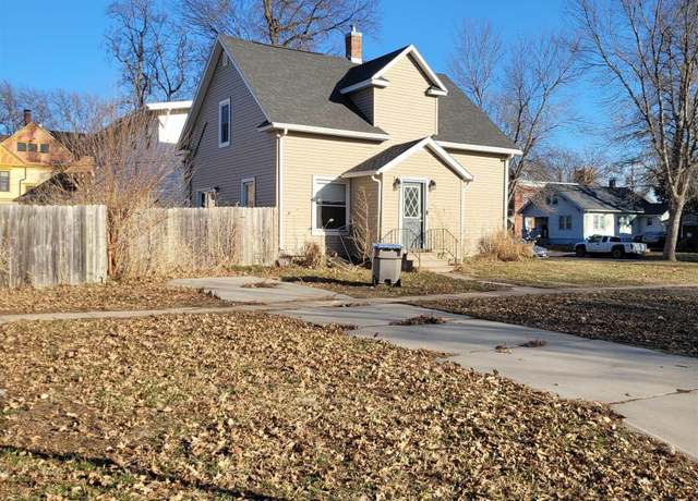 Property at 1102 Plum St, Lincoln, NE 68502, 2 beds, 2 baths