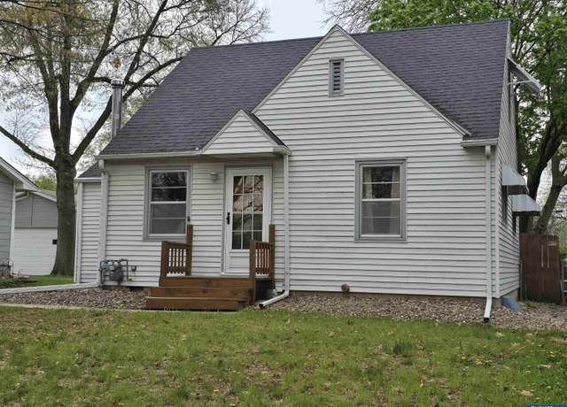 Property at 4945 Fremont St, Lincoln, NE 68504, 3 beds, 1.5 baths
