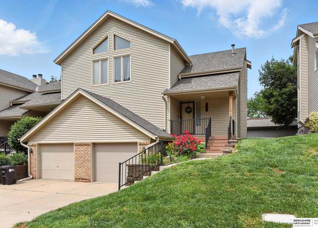Property at 2108 S 62nd St, Omaha, NE 68106, 2 beds, 1.5 baths