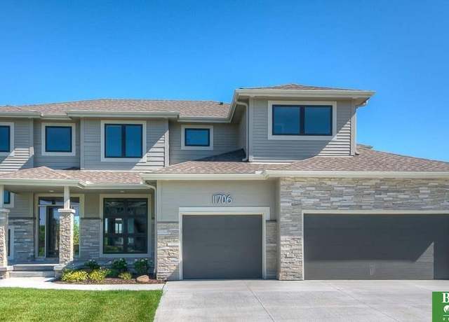 Property at 9920 Laramie St, Papillion, NE 68046, 4 beds, 3.5 baths