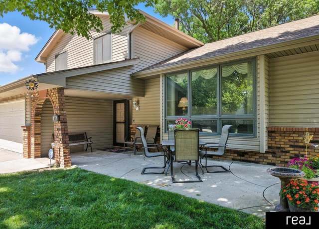 Property at 5016 Glasgow Ave, Bellevue, NE 68157, 3 beds, 2.5 baths