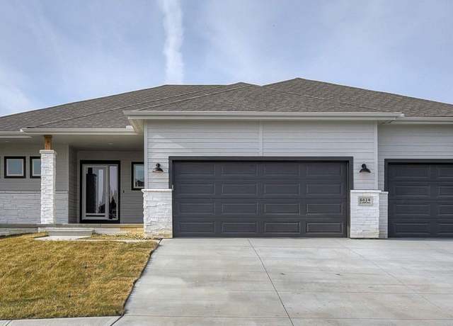 Property at 10311 S 105th St, Papillion, NE 68046, 4 beds, 3 baths