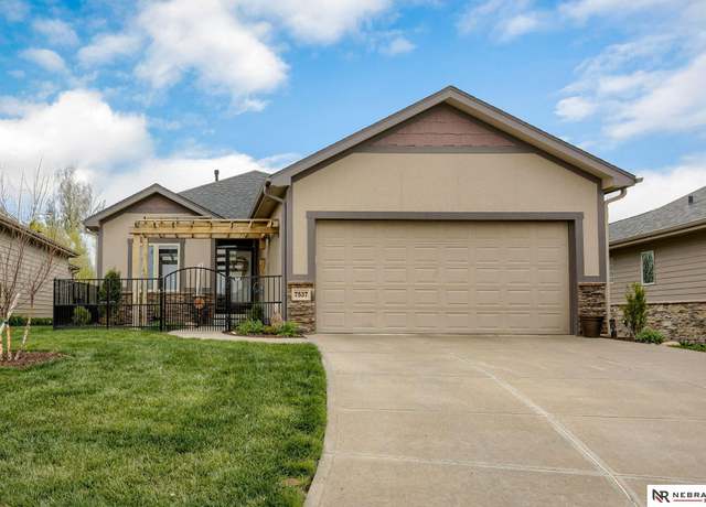 Property at 7537 N 155th St, Bennington, NE 68007, 3 beds, 2 baths