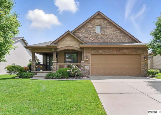 Property at 12035 S 79th Ave, Papillion, NE 68046, 3 beds, 2.5 baths