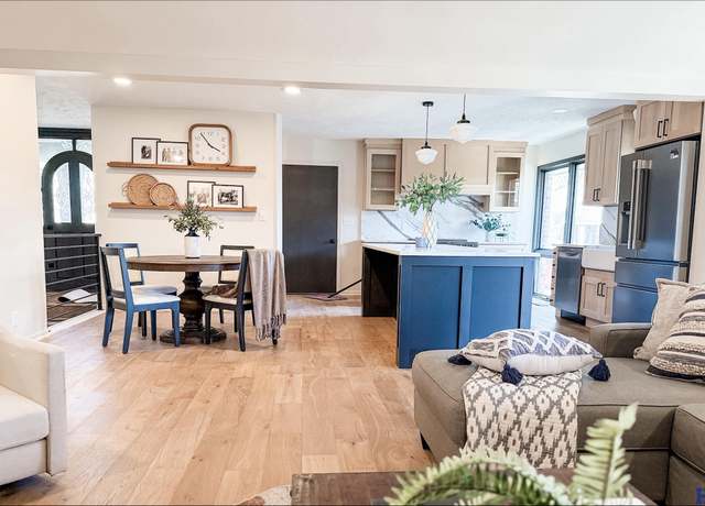 Property at 2115 Heritage Pines Ct, Lincoln, NE 68506, 3 beds, 2 baths