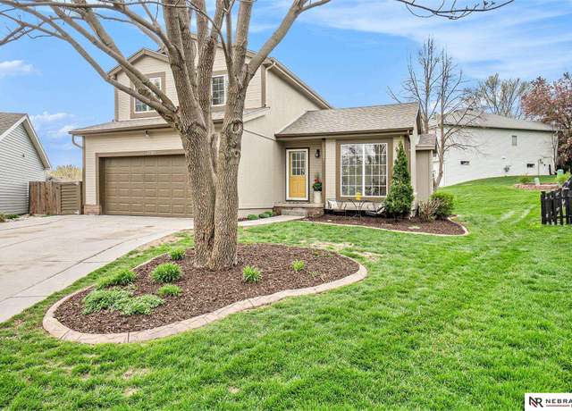 Property at 17821 Jacobs Cir, Omaha, NE 68135, 3 beds, 2.5 baths