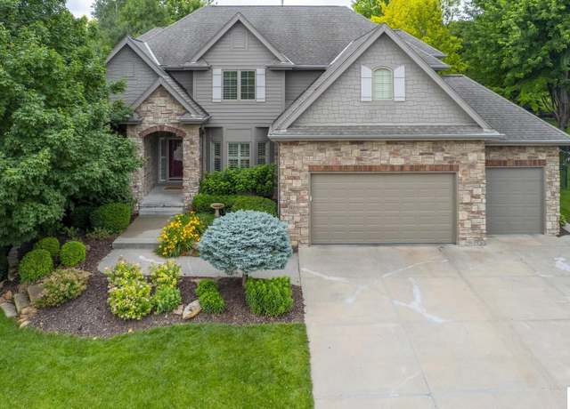 Property at 19273 Williams St, Omaha, NE 68130, 5 beds, 4.5 baths