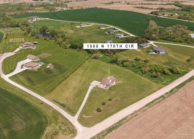 Property at 1500 N 170th Cir, Lincoln, NE 68527, 5 beds, 3.5 baths