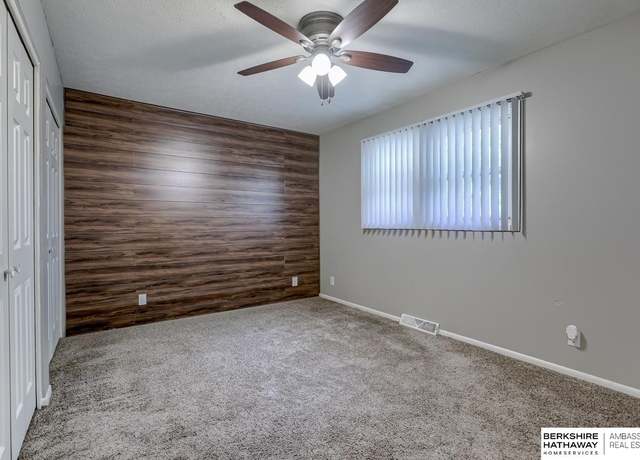 Property at 15640 Howard Ln, Bennington, NE 68007, 3 beds, 2.5 baths
