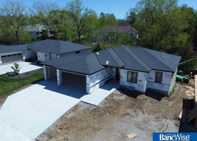 Property at 6255 Carveth Dr, Lincoln, NE 68516, 3 beds, 3.5 baths