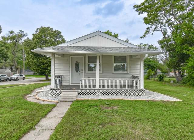 Property at 2103 N 30 St, Lincoln, NE 68503, 2 beds, 1 bath