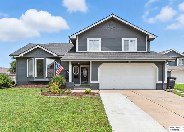 Property at 13564 V Cir, Omaha, NE 68137, 3 beds, 2.5 baths