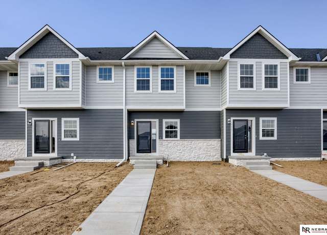 Property at 4611 Leawood Ct, Bellevue, NE 68133, 2 beds, 2 baths