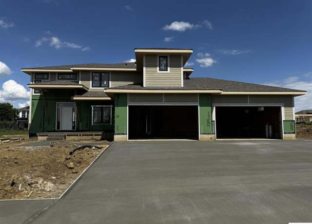 Property at 11505 S 116th St, Papillion, NE 68046, 5 beds, 3.5 baths