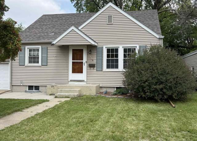 Property at 1506 E 1st St, Fremont, NE 68025, 3 beds, 2 baths