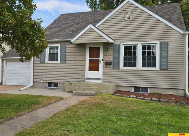 Property at 1506 E 1st St, Fremont, NE 68025, 3 beds, 2 baths