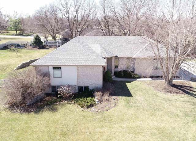 Property at 1905 Country Meadows Pl, Beatrice, NE 68310, 4 beds, 3.5 baths