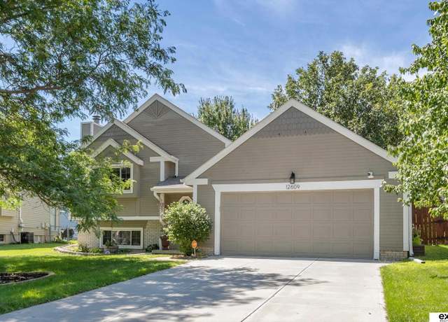 Property at 12609 Fowler Ave, Omaha, NE 68164, 4 beds, 3 baths