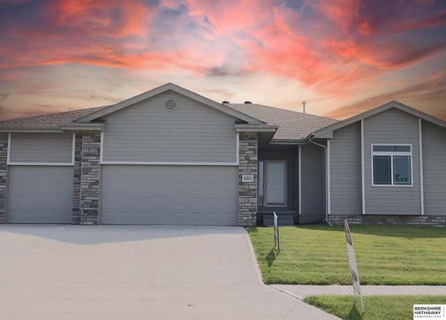 Property at 6001 N 168 Ave, Omaha, NE 68116, 3 beds, 2.5 baths