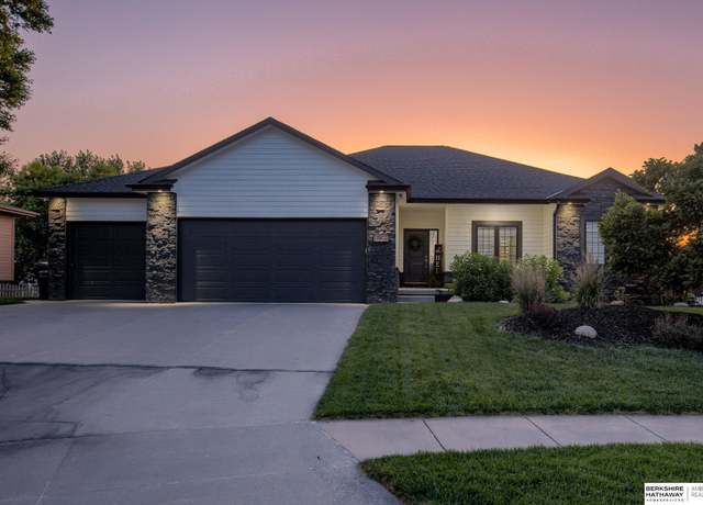 Property at 11902 S 214 St, Gretna, NE 68028, 5 beds, 3 baths