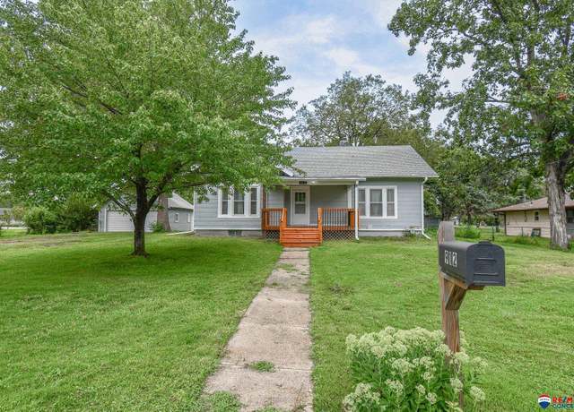 Property at 912 W G St, Wymore, NE 68466, 2 beds, 2 baths
