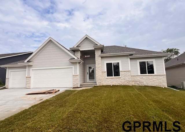 Property at 5401 Brook St, Papillion, NE 68133, 3 beds, 2.5 baths
