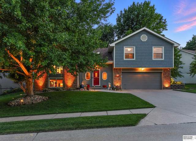 Property at 15433 Cuming Cir, Omaha, NE 68154, 3 beds, 2.5 baths