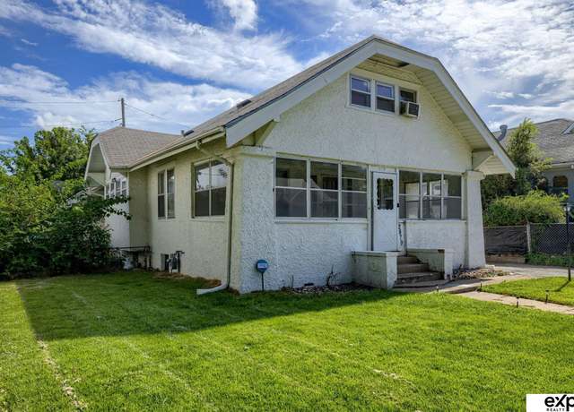 Property at 2879 Titus Ave, Omaha, NE 68112, 3 beds, 2.5 baths