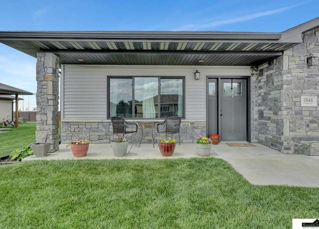 Property at 1946 Eastgate Dr, Crete, NE 68333, 3 beds, 2 baths