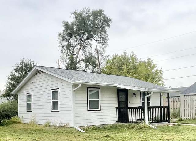 Property at 2411 NW 2nd St, Lincoln, NE 68521, 2 beds, 1 bath