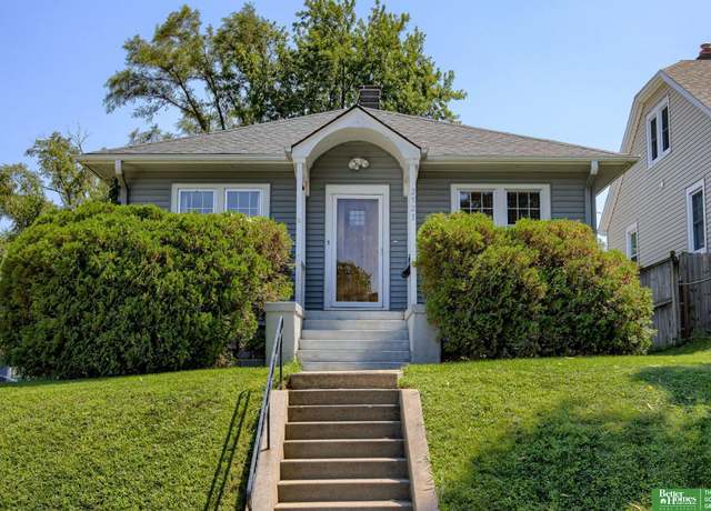 Property at 2523 N 49 Ave, Omaha, NE 68104, 3 beds, 2 baths
