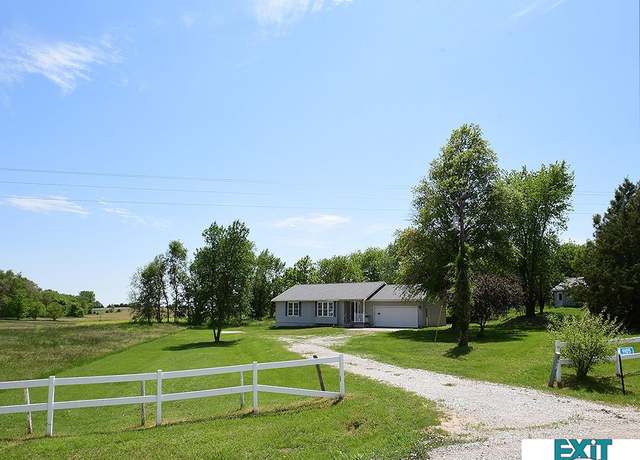 Property at 9105 Olive Creek Rd, Hickman, NE 68372, 4 beds, 2 baths