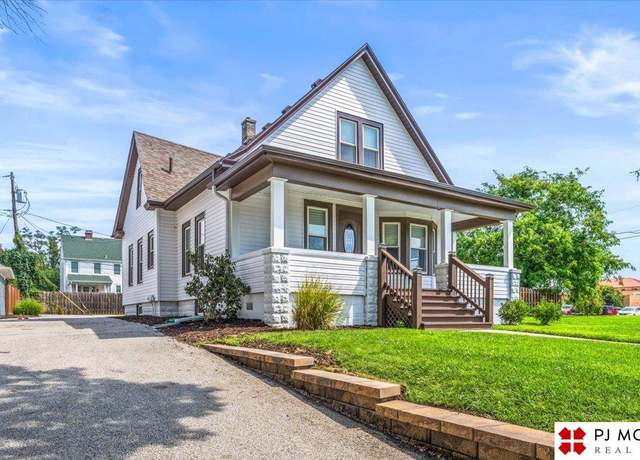 Property at 4206 William St, Omaha, NE 68105, 4 beds, 2.5 baths