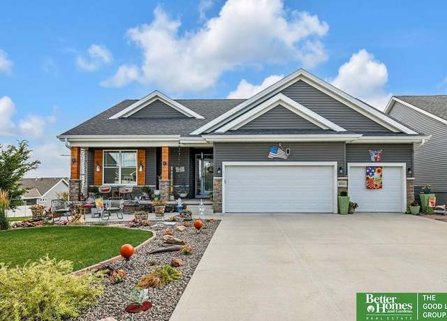 Property at 8002 Kilpatrick Pkwy, Bennington, NE 68007, 4 beds, 3 baths