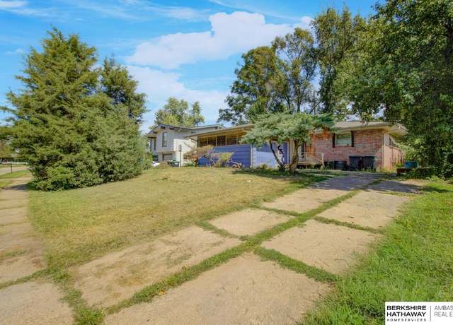 Property at 8512 Grand Ave, Omaha, NE 68134, 3 beds, 2 baths