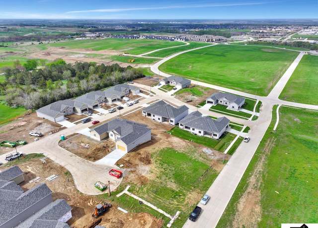 Property at 4936 Spire St, Lincoln, NE 68516, 4 beds, 3 baths