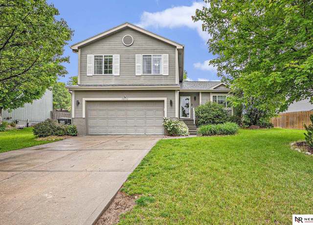 Property at 18552 Polk St, Omaha, NE 68135, 3 beds, 2.5 baths