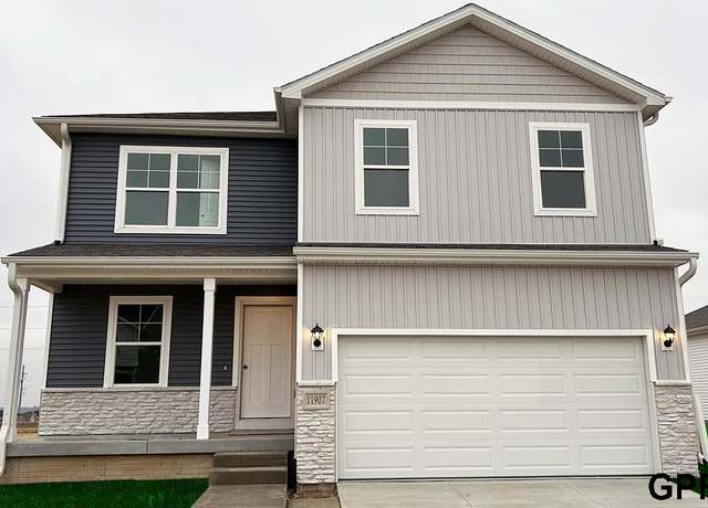 Property at 11515 Stony Point Dr, Papillion, NE 68046, 4 beds, 2.5 baths
