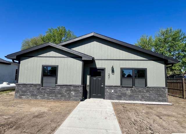 Property at 231 N Government St, Valentine, NE 69201, 3 beds, 2 baths