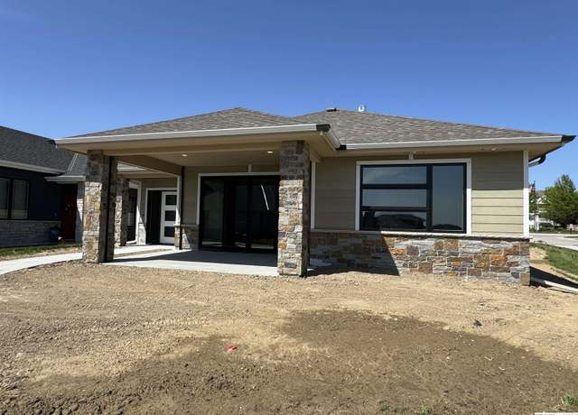 Property at 17502 Dupont Plaza Circle, Omaha, NE 68130, 2 beds, 2 baths