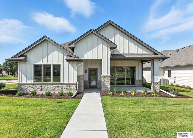 Property at 17502 Dupont Plaza Circle, Omaha, NE 68130, 2 beds, 2 baths