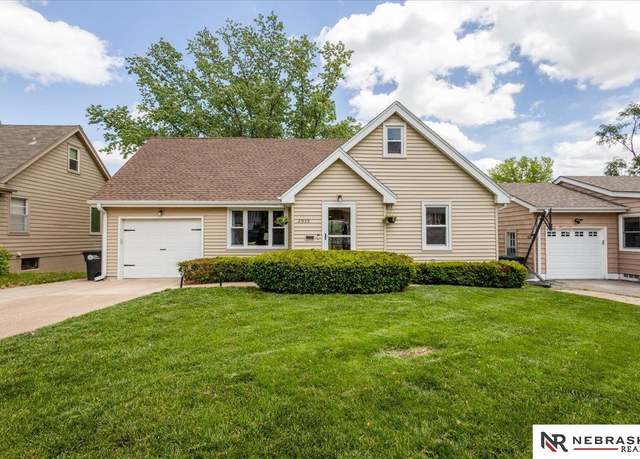 Property at 2935 S 76th Ave, Omaha, NE 68124, 3 beds, 2 baths