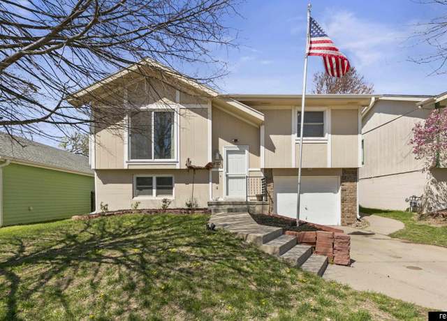 Property at 4032 Avenue E, Council Bluffs, IA 51501, 2 beds, 2 baths