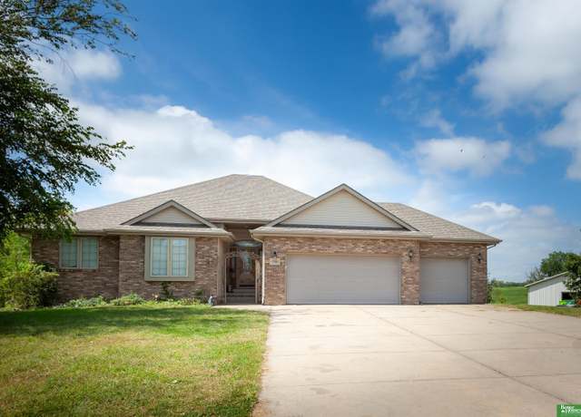 Property at 15560 79 Cir, Papillion, NE 68046, 3 beds, 3 baths