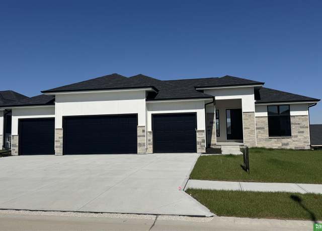 Property at 5504 N 212th Ave, Elkhorn, NE 68022, 5 beds, 3 baths