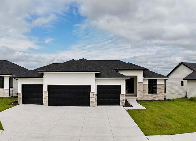 Property at 5504 N 212th Ave, Elkhorn, NE 68022, 5 beds, 3 baths