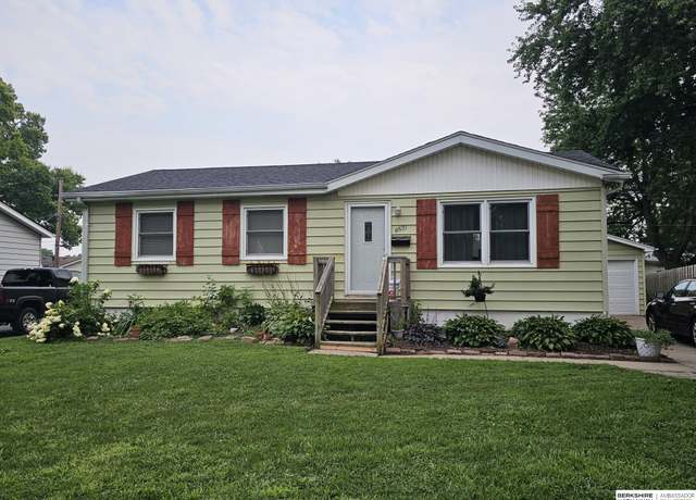 Property at 8521 A St, Omaha, NE 68124, 3 beds, 1.5 baths